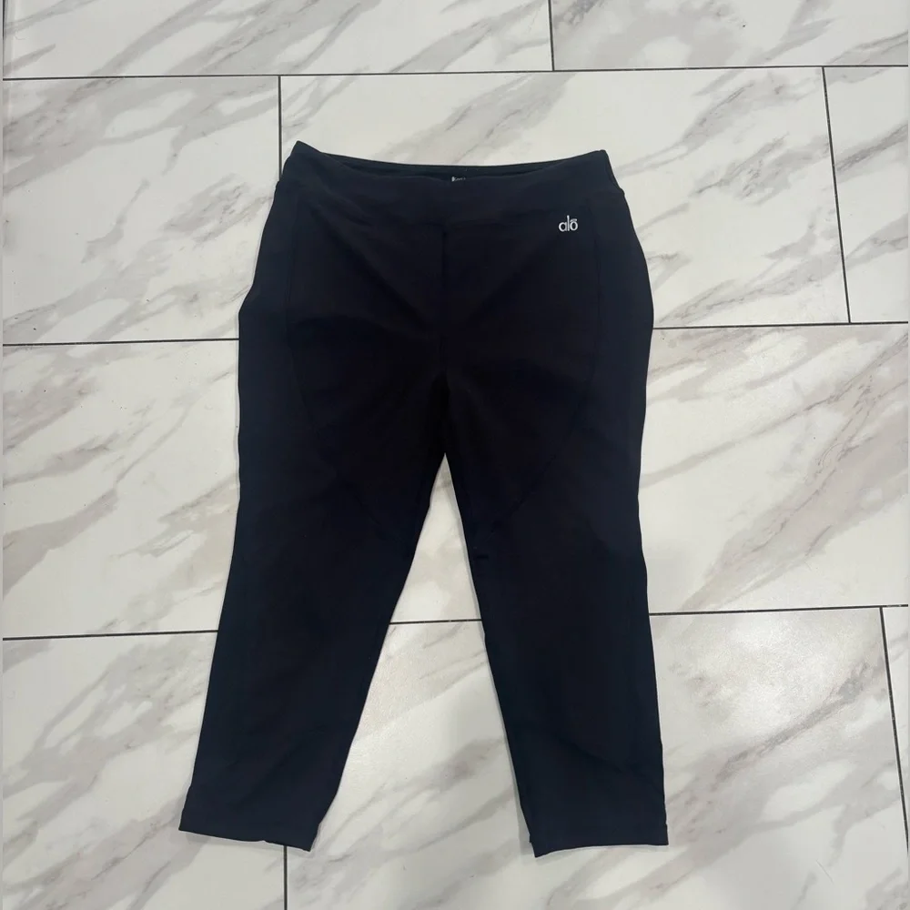 Alo Black Cropped Leggings Size: M
